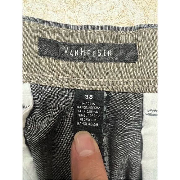 Van Heusen men’s gray shorts Sz 38 - Picture 3 of 7